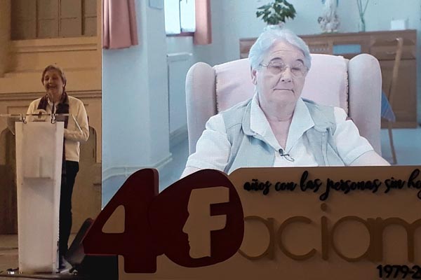 Recoge el premio la Hermana Inmaculada Sancho